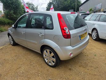Ford Fiesta 1.6 Ghia Hatchback 5dr Petrol Automatic (176 g/km, 99 bhp)