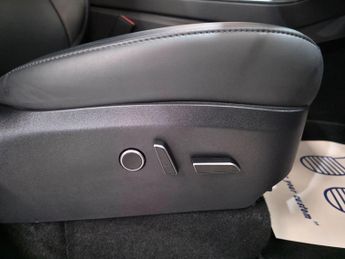 Tesla Model Y Auto RWD 5dr