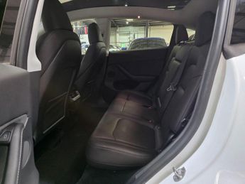 Tesla Model Y Auto RWD 5dr