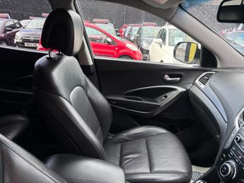Hyundai Santa Fe 2.2 CRDi Blue Drive Premium Auto 4WD Euro 6 (s/s) 5dr (7 Seat)
