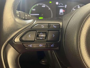 Toyota Yaris 1.5 VVT-h Icon Hatchback 5dr Petrol Hybrid E-CVT Euro 6 (s/s) (1