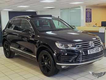 Volkswagen Touareg 3.0 TDI V6 BlueMotion Tech R-Line Plus Tiptronic 4WD Euro 6 (s/s