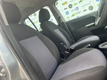 Ford Fusion 1.6 Zetec 5dr