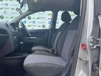 Ford Fusion 1.6 Zetec 5dr