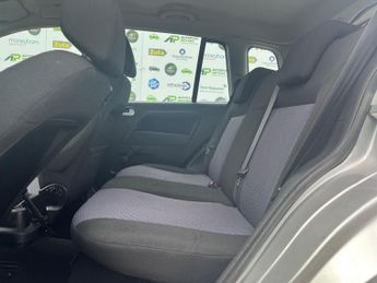 Ford Fusion 1.6 Zetec 5dr