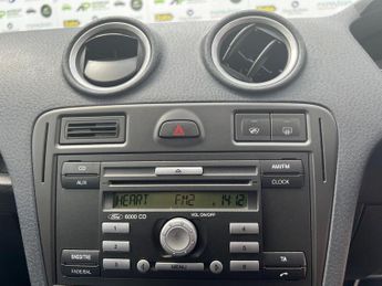 Ford Fusion 1.6 Zetec 5dr