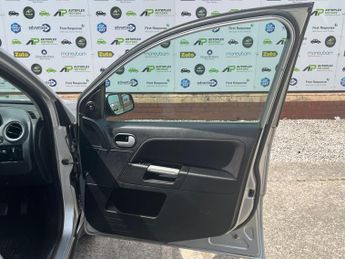 Ford Fusion 1.6 Zetec 5dr