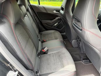 Mercedes-Benz GLA 1.6 GLA200 AMG Line Edition 7G-DCT Euro 6 (s/s) 5dr