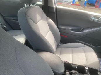 Hyundai IONIQ 38.3kWh Premium Auto 5dr
