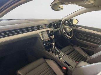 Volkswagen Passat 1.4 TSI 13kWh GTE Estate 5dr Petrol Plug-in Hybrid DSG Euro 6 (s