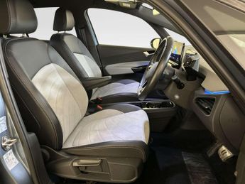Volkswagen ID.3 Pro Performance 58kWh Family Hatchback 5dr Electric Auto (204 ps