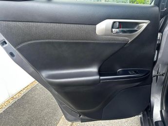Lexus CT 1.8 200h Advance CVT Euro 6 (s/s) 5dr