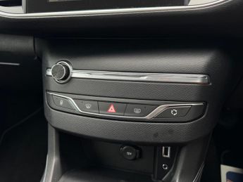 Peugeot 308 1.2 PureTech Allure EAT Euro 6 (s/s) 5dr