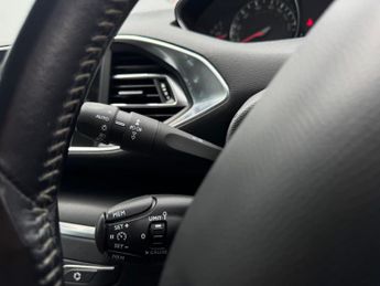 Peugeot 308 1.2 PureTech Allure EAT Euro 6 (s/s) 5dr
