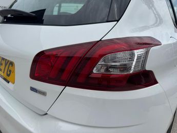 Peugeot 308 1.2 PureTech Allure EAT Euro 6 (s/s) 5dr