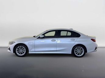 BMW 3 Series 2.0 330e 12kWh SE Pro Saloon 4dr Petrol Plug-in Hybrid Auto Euro