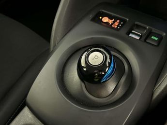 Nissan Leaf 40kWh Acenta Hatchback 5dr Electric Auto (150 ps)