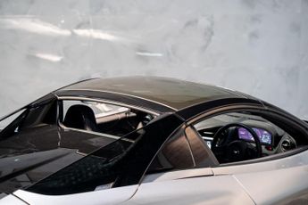 McLaren 720S 4.0T V8 Performance Spider 2dr Petrol SSG Euro 6 (s/s) (720 ps)