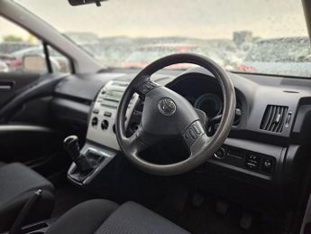 Toyota Corolla Verso 1.8 VVT-i T2 5dr