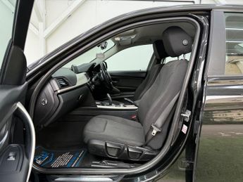 BMW 3 Series 2.0 330e 7.6kWh SE Auto Euro 6 (s/s) 4dr