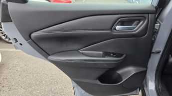 Nissan Qashqai 1.3 DIG-T MHEV Acenta Premium XTRON Euro 6 (s/s) 5dr