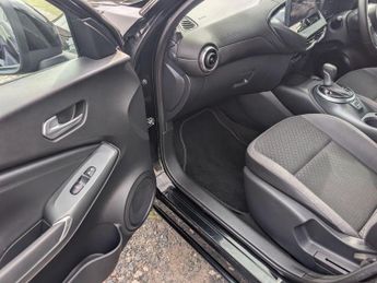 Nissan Juke 1.6 N-Connecta Auto Euro 6 5dr