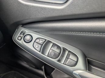 Nissan Juke 1.6 N-Connecta Auto Euro 6 5dr