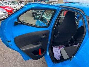 Toyota AYGO 1.0 VVT-i x-cite Hatchback 5dr Petrol x-shift Euro 6 (68 ps)