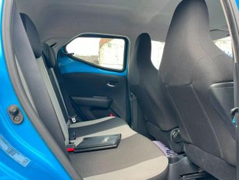 Toyota AYGO 1.0 VVT-i x-cite Hatchback 5dr Petrol x-shift Euro 6 (68 ps)