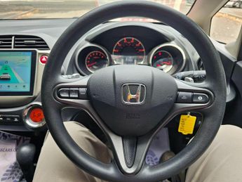Honda Jazz 1.4 i-VTEC ES Hatchback 5dr Petrol CVT Euro 5 (99 ps)