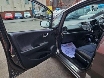 Honda Jazz 1.4 i-VTEC EX Hatchback 5dr Petrol CVT Euro 5 (99 ps)