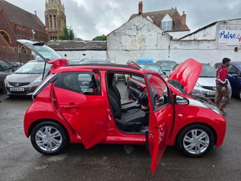 Toyota AYGO 1.0 VVT-i x-pression x-wave 5dr Petrol x-shift Euro 5 Euro 5 (68