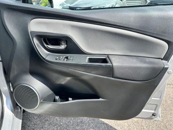 Toyota Yaris 1.5 VVT-h Icon E-CVT Euro 6 5dr