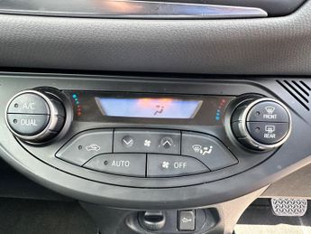 Toyota Yaris 1.5 VVT-h Icon E-CVT Euro 6 5dr