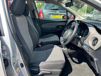 Toyota Yaris 1.5 VVT-h Icon E-CVT Euro 6 5dr
