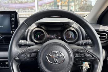 Toyota Yaris 1.5 VVT-h Design E-CVT Euro 6 (s/s) 5dr