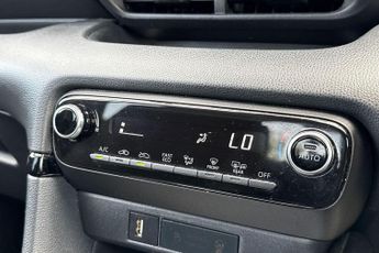 Toyota Yaris 1.5 VVT-h Design E-CVT Euro 6 (s/s) 5dr