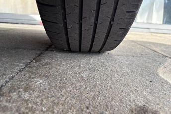 Toyota Yaris 1.5 VVT-h Design E-CVT Euro 6 (s/s) 5dr