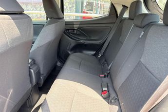 Toyota Yaris 1.5 VVT-h Icon E-CVT Euro 6 (s/s) 5dr