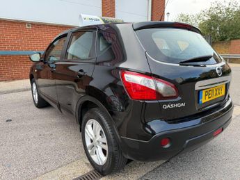 Nissan Qashqai 1.6 Acenta SUV 5dr Petrol Manual 2WD Euro 5 (s/s) (117 ps)