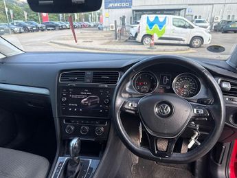 Volkswagen Golf 1.6 TDI SE Nav Hatchback 5dr Diesel DSG Euro 6 (s/s) (115 ps)