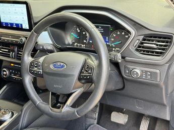 Ford Kuga 2.5 EcoBoost Duratec 14.4kWh Titanium First Edition CVT Euro 6 (
