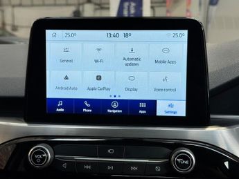 Ford Kuga 2.5 EcoBoost Duratec 14.4kWh Titanium First Edition CVT Euro 6 (