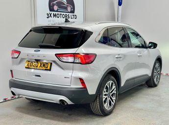 Ford Kuga 2.5 EcoBoost Duratec 14.4kWh Titanium First Edition CVT Euro 6 (