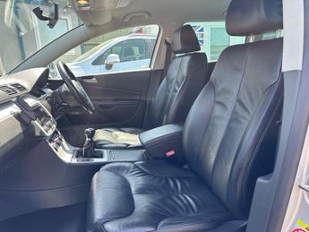 Volkswagen Passat 2.0 TDI BlueMotion Tech Highline Euro 5 (s/s) 5dr