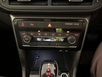 Volkswagen T-Cross 1.0 TSI SEL SUV 5dr Petrol DSG Euro 6 (s/s) (110 ps)