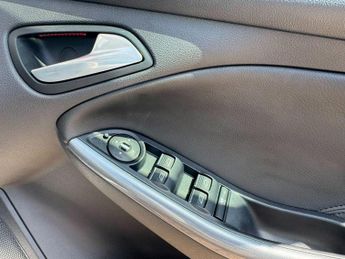 FORD FOCUS 2.0 TDCi Titanium X Hatchback 5dr Diesel Powershift Euro 5 (163 