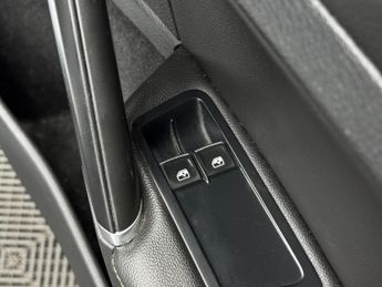 Volkswagen Golf 2.0 TSI BlueMotion Tech R DSG 4Motion Euro 6 (s/s) 3dr