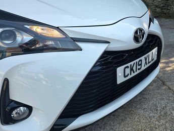 Toyota Yaris 1.5 VVT-h GR SPORT E-CVT Euro 6 (s/s) 5dr
