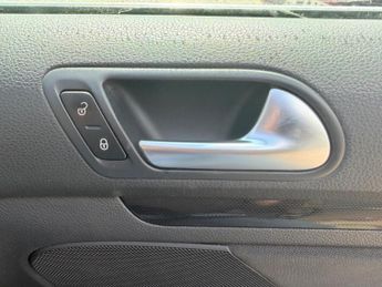Volkswagen Golf 1.6 TDI SE DSG Euro 5 5dr